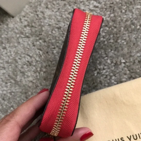 Louis Vuitton Brown and Coral Zippy Multicartes LV - Picture 2 of 7